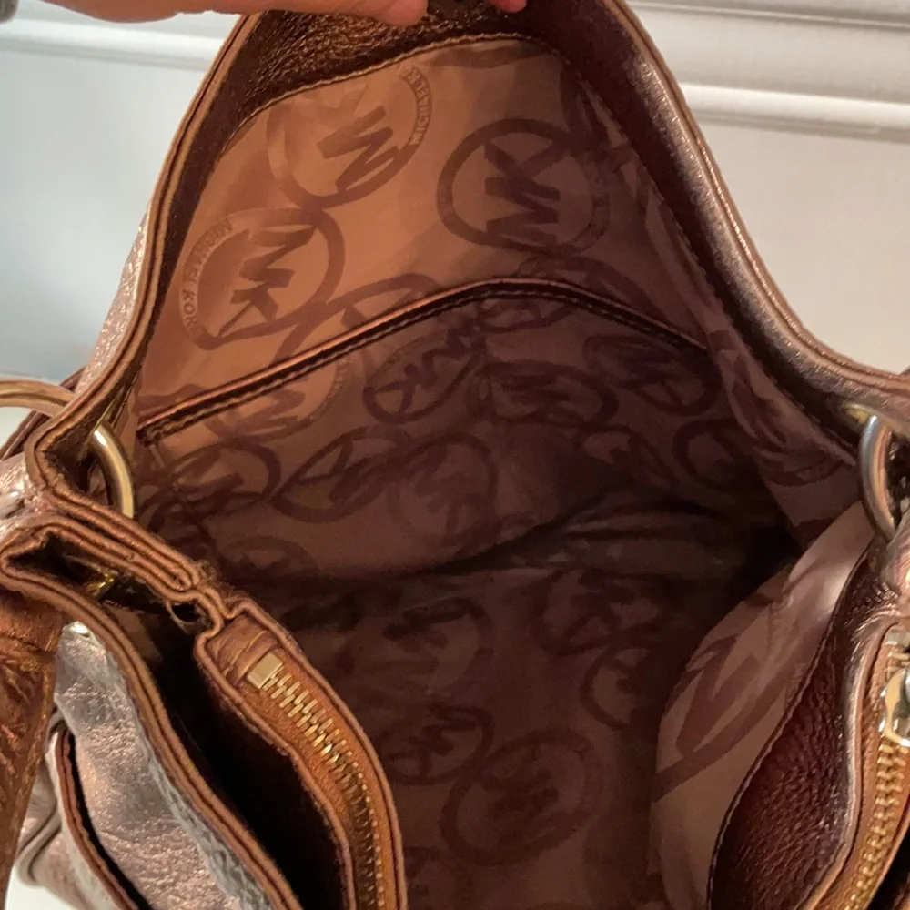Authentic Michael Kors Metallic Copper Soft Leather Shoulder Bag Purse - Picture 6 of 15